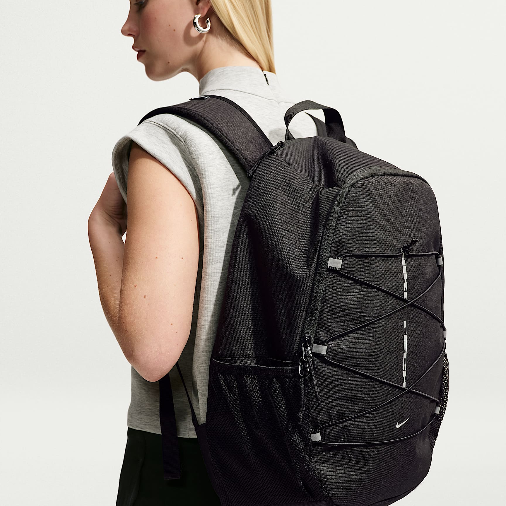Nike Heritage Sweep Nike Tech Backpack (25L). Nike IL
